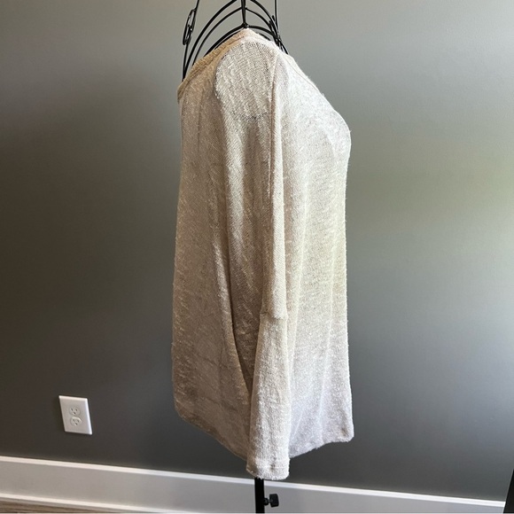 It's Our Time Tan and Cream Oversized Long Sleeve Blouse w back button closure - Picture 4 of 11